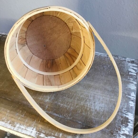 Wood basket with movable handle farmers market fruit picking egg collecting - Picture 4 of 6